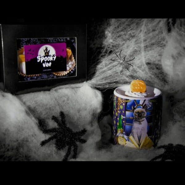 spooky vibes, woski i kominek
